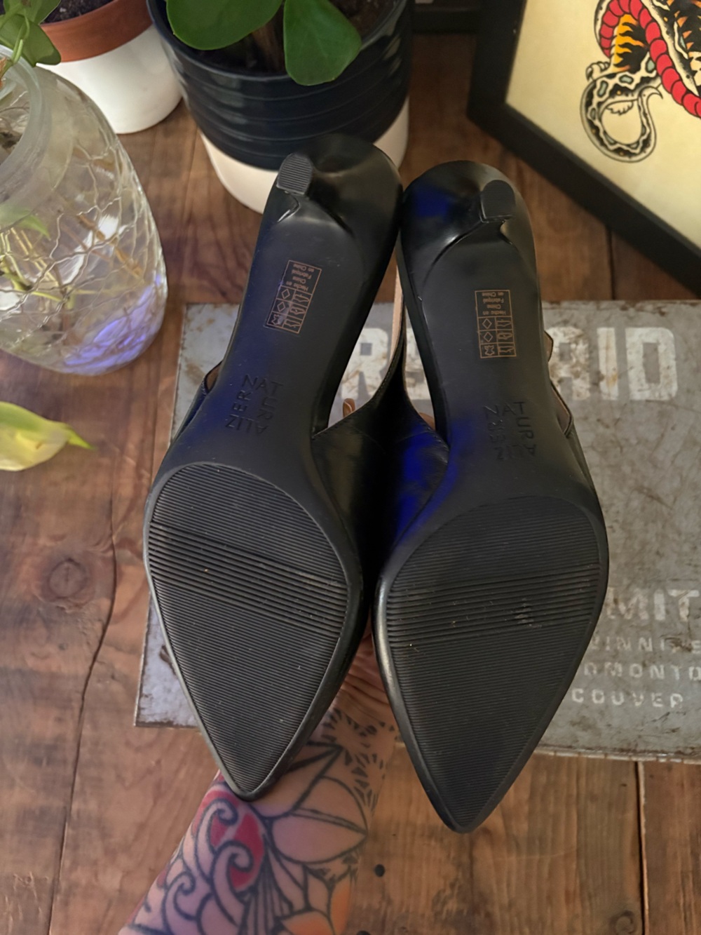 Naturalizer Black Pointed Slingback Kitten Heels - Picture 4 of 7
